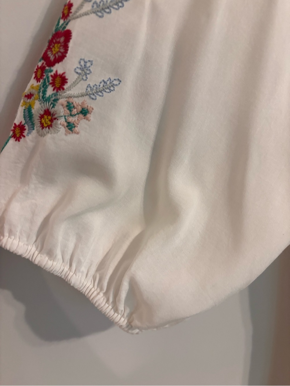 C & C Collection White Boho Embroidered Peasant Blouse - Picture 7 of 9